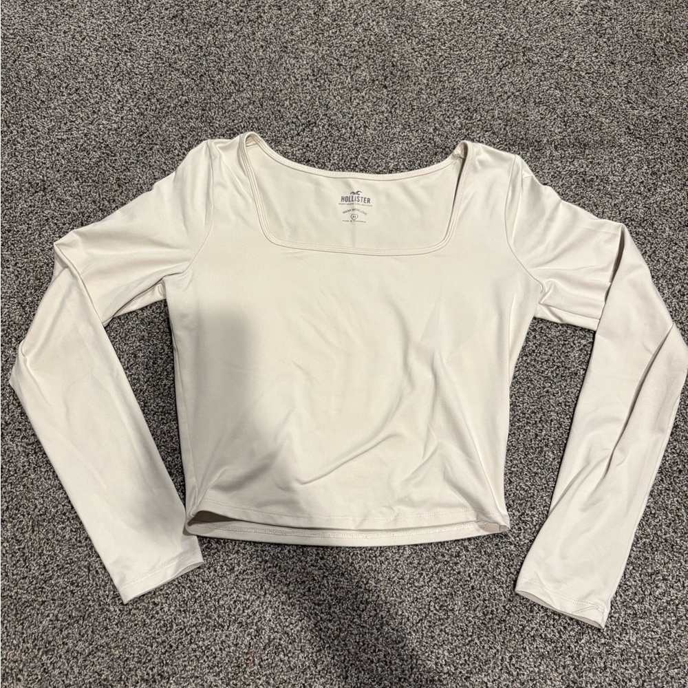 Hollister Cream Long-Sleeve Scoop Neck Fitted Top